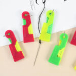 🧵 Automatic Handheld Needle Threader Tool