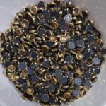 Traditional Gold-Plated Kundan Stones – Faceted Glass Crystals in Brass Metal Settings for Aari Embroidery, Bridal Lehengas, and Jewelry Making(Round) (Pack of 50g) - Image 4