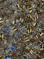 Triangle Shaped Kundan Stones in Gold-Finished Settings (4x4x4)(50g) - Image 3