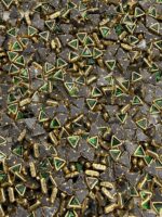 Triangle Shaped Kundan Stones in Gold-Finished Settings (4x4x4)(50g) - Image 6
